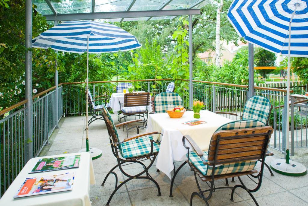 Haus Mobene - Hotel Garni Грац Екстериор снимка