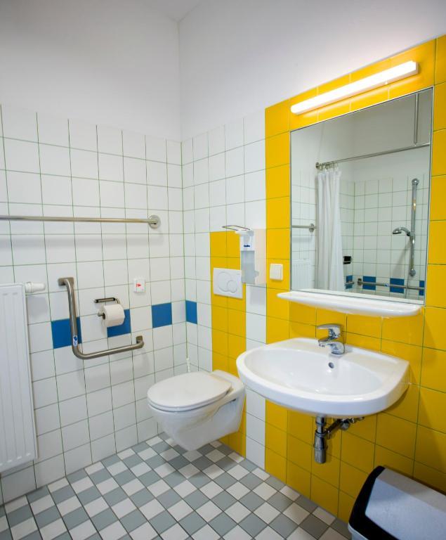 Haus Mobene - Hotel Garni Грац Стая снимка